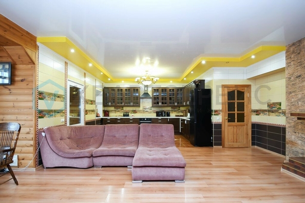 
  Продается дом, 440 м², Омск
. Фото 3.