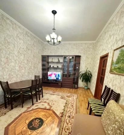 
  Продается 2-комн. квартира, 67 м², Декабристов ул, д. 157
. Фото 1.