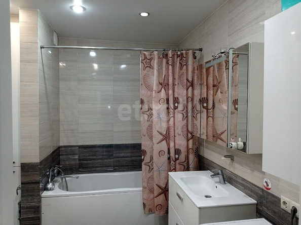 
  Продается 2-комн. квартира, 52.9 м², 20 лет РККА ул, д. 10
. Фото 2.