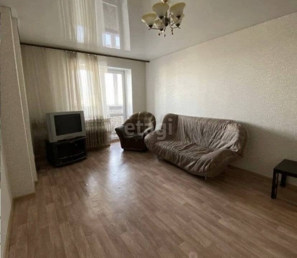 
  Продается 2-комн. квартира, 72.2 м², 25 лет Октября ул, д. 15
. Фото 2.