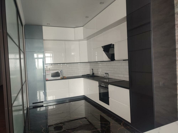 
  Продается 3-комн. квартира, 132.1 м², Тухачевского наб, д. 16
. Фото 5.