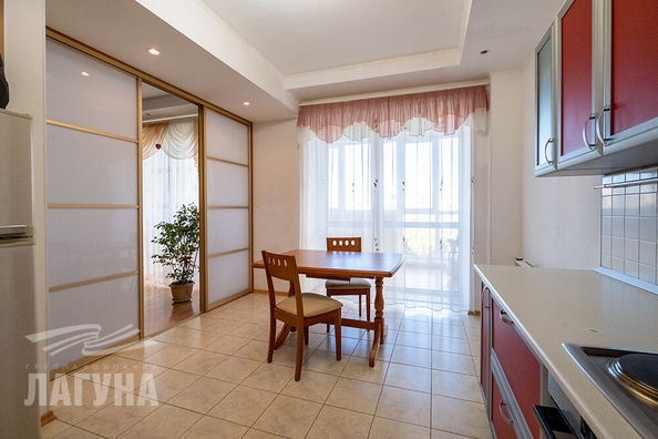 
   Продам 3-комнатную, 91.8 м², Вершинина ул, 38

. Фото 2.