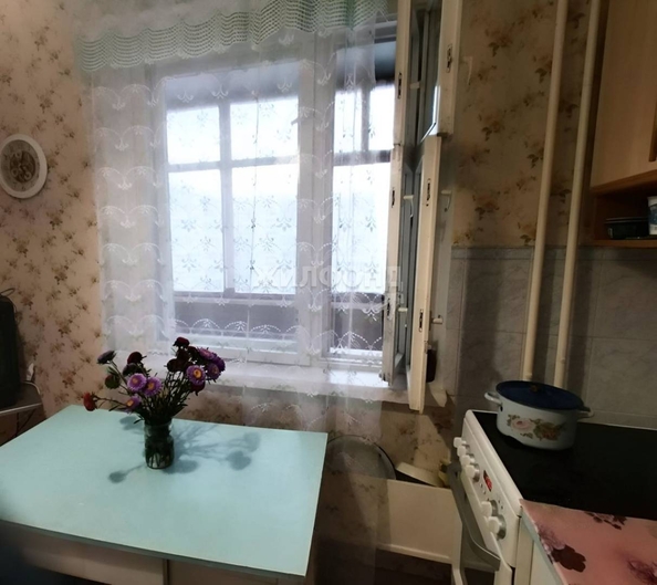 
   Продам 1-комнатную, 35.93 м², Сибирская ул, 104

. Фото 3.