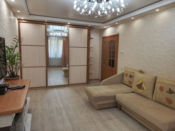 
   Продам 2-комнатную, 54.1 м², Ивана Черных ул, 32

. Фото 1.