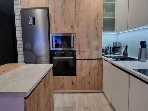 
  Продается 3-комн. квартира, 82.5 м², Ивана Черных ул, д. 66
. Фото 6.