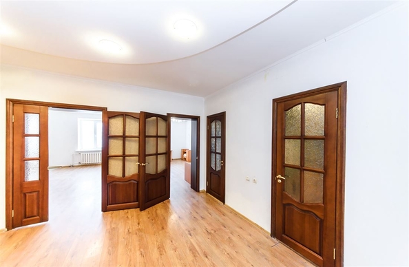 
   Продам 3-комнатную, 106.5 м², Ференца Мюнниха ул, 17А

. Фото 8.