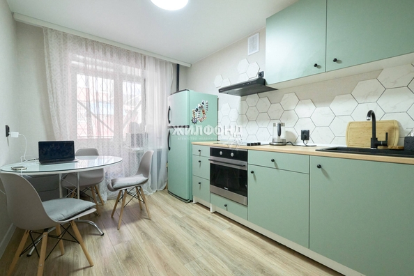 
  Сдам в аренду 1-комнатную квартиру, 43 м², Томск

. Фото 1.