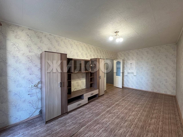 
   Продам 1-комнатную, 35.2 м², Суворова ул, 17

. Фото 5.