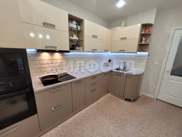 
   Продам 3-комнатную, 76.9 м², Дальне-Ключевская ул, 16а

. Фото 13.