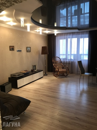 
  Сдается 3-комн. квартира, 88 м², Овражный пер, д. 17
. Фото 1.