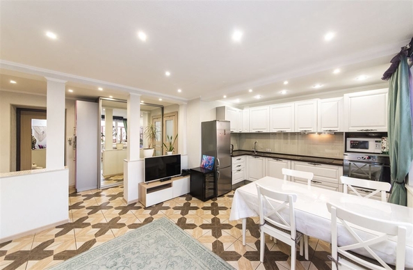
  Сдается 3-комн. квартира, 70.4 м², Косарева ул
. Фото 15.