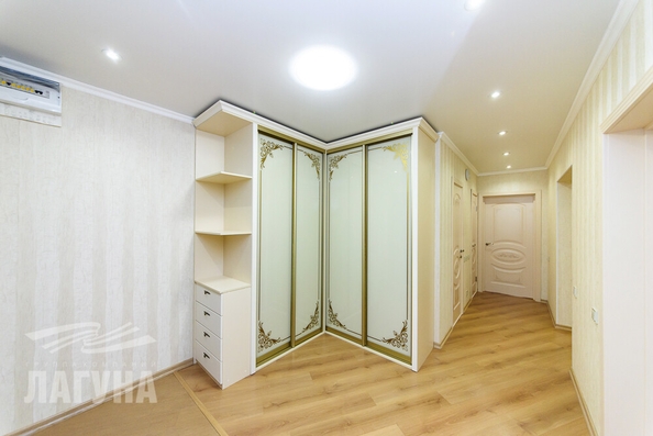 
  Продается 3-комн. квартира, 83.5 м², Архитектора Василия Болдырева ул, д. 4
. Фото 3.