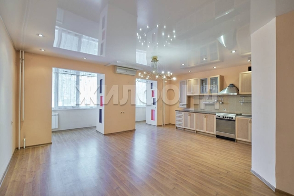 
  Продается 3-комн. квартира, 90 м², Лебедева ул, д. 5А
. Фото 1.