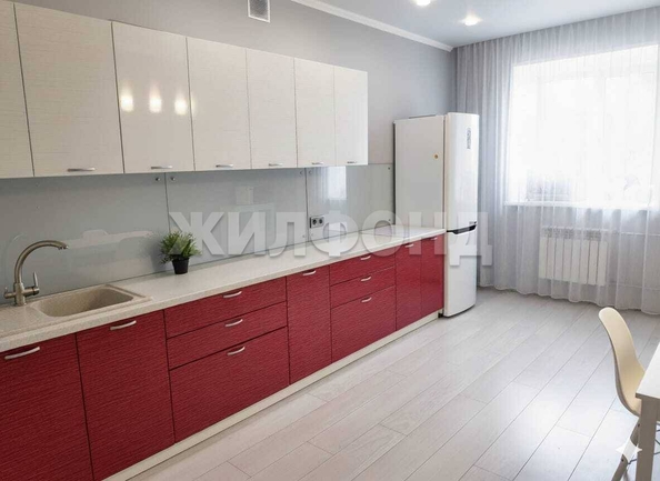 
  Продается 3-комн. квартира, 95 м², 5 Армии ул, д. 11
. Фото 9.