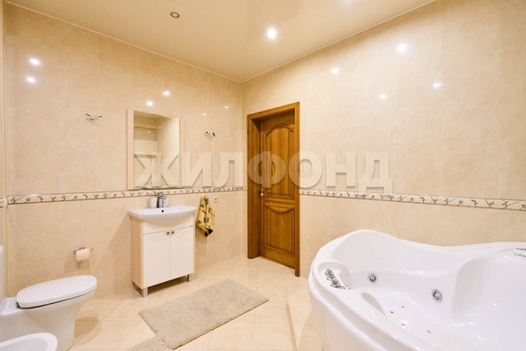 
  Продается 3-комн. квартира, 124 м², Дзержинского ул, д. 60
. Фото 4.