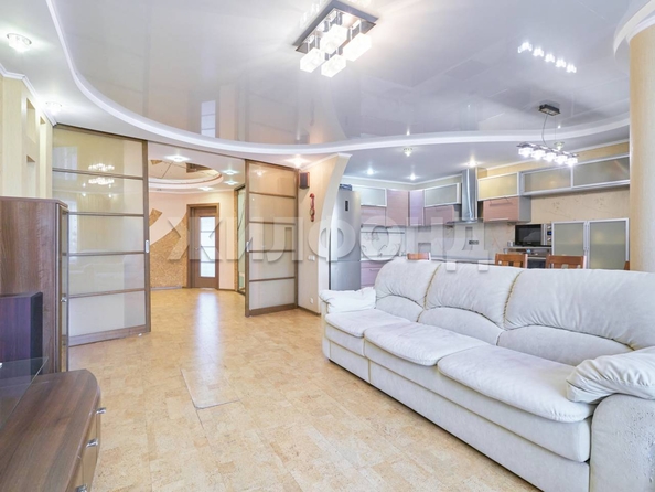 
  Продается 4-комн. квартира, 124.6 м², 79 Гвардейской Дивизии ул, д. 27а
. Фото 10.