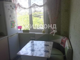 Продается 3-комнатная квартира Октябрьская ул, 55 м², 1390000 рублей