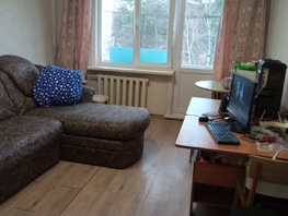 Продается 1-комнатная квартира 10 мкр, 33 м², 2300000 рублей