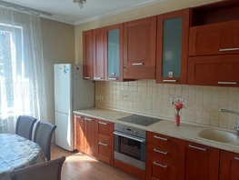 Снять трехкомнатную квартиру Красноярская ул, 82  м&sup2;, 3800 рублей