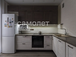 Продается 2-комнатная квартира Строителей б-р, 58 м², 7590000 рублей