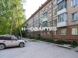 Продается 2-комнатная квартира Строителей пр-кт, 40.6 м², 4600000 рублей
