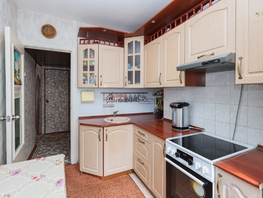 Продается 4-комнатная квартира Связистов ул, 70  м&sup2;, 6700000 рублей