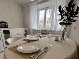 Продается 3-комнатная квартира Кедровая ул, 84  м², 9600000 рублей