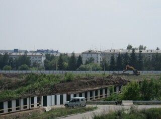 Под Центр по хоккею с мячом в Иркутске начали готовить участок