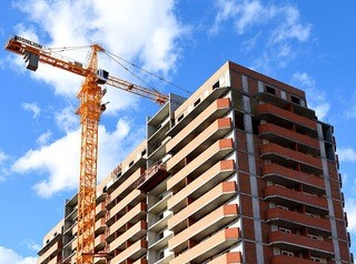 Барнаульским строителям в полтора раза подняли план ввода жилья на 2020 год