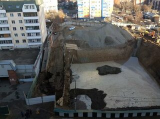 В Иркутске прорвало трубу на площадке строительства многоэтажки