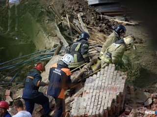 Трое рабочих погибли при обрушении стены насосной станции в Новосибирске