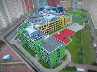 Перспективы появления школ в ряде районов Красноярска назвали сомнительными