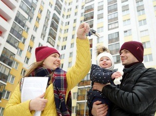 Молодые семьи смогут использовать соцвыплаты при покупке строящихся квартир