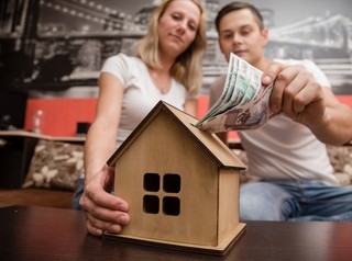 Несмотря на снижение доходов заемщики продолжают аккуратно платить по ипотеке