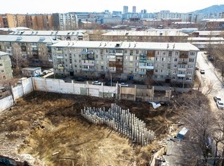 Для достройки брошенного дома на ул. 1-я Хабаровская выбирают генподрядчика
