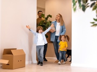 По семейной ипотеке можно купить квартиру в новостройке по договору уступки права требования