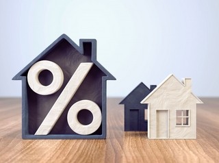 Высокие ставки по ипотеке могут задержаться на рынке