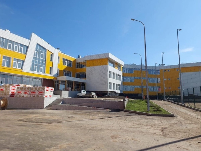 В Иркутске достраивают одну из самых больших школ в регионе