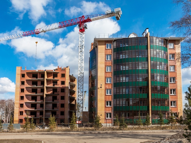 В августе на рынок вышло почти на четверть меньше новых ЖК